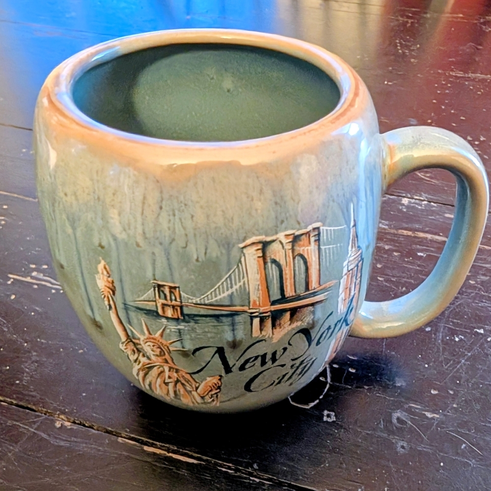 Vintage Green Drip Glaze New York City Pottery Coffee Mug Large Souvenir Travel
